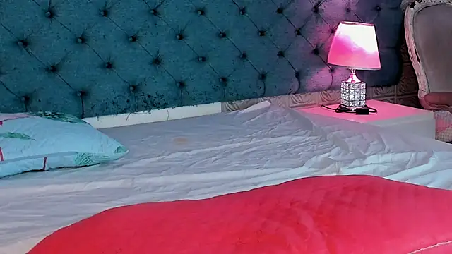 TinyRosee online show from 22, 2, 2026