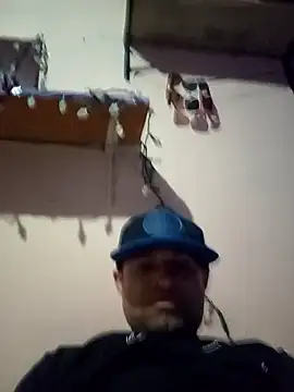 Snapshot of yoguitolokoche chatting on 12, 1, 2026 yoguitolokoche online show from 12, 1, 2026