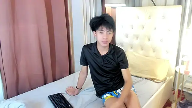 Snapshot of davincihugecock chatting on 13, 5, 2026 davincihugecock online show from 13, 5, 2026