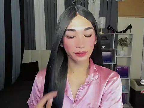 Snapshot of FyangFoxx chatting on 8, 5, 2026 FyangFoxx online show from 8, 5, 2026