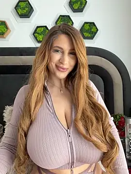 Snapshot of LucyBridgette chatting on 6, 6, 2026 LucyBridgette online show from 6, 6, 2026