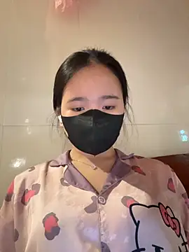 Gwen879 online show from 14, 4, 2026