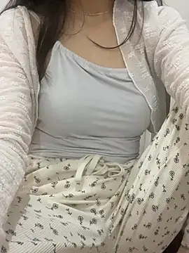 Snapshot of Linhtruong__ chatting on 10, 1, 2026 Linhtruong online show from 10, 1, 2026