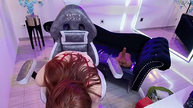 Lilith tayylor online show from 19, 4, 2026