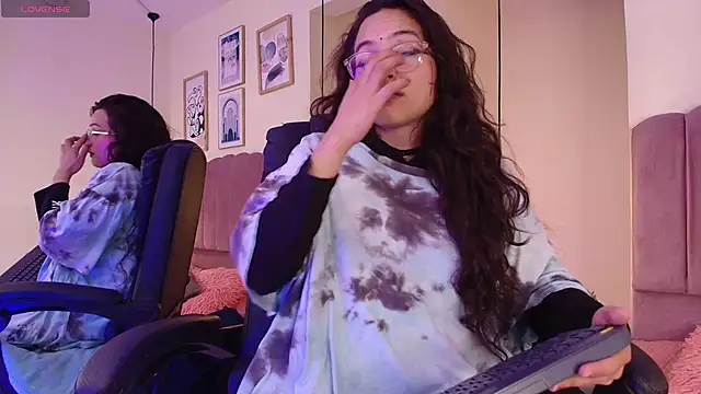 Hanabie  online show from 6, 2, 2026