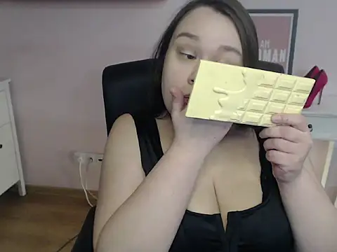 HollyDanceSoul online show from 5, 2, 2026