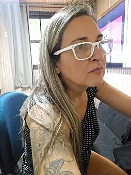 Snapshot of bellafortune69 chatting on 1, 4, 2026 bellafortune69 online show from 1, 4, 2026