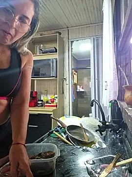Snapshot of bellafortune69 chatting on 25, 4, 2026 bellafortune69 online show from 25, 4, 2026