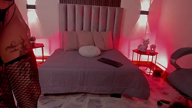 Snapshot of Isis_Moon chatting on 3, 2, 2026 Isis Moon online show from 3, 2, 2026