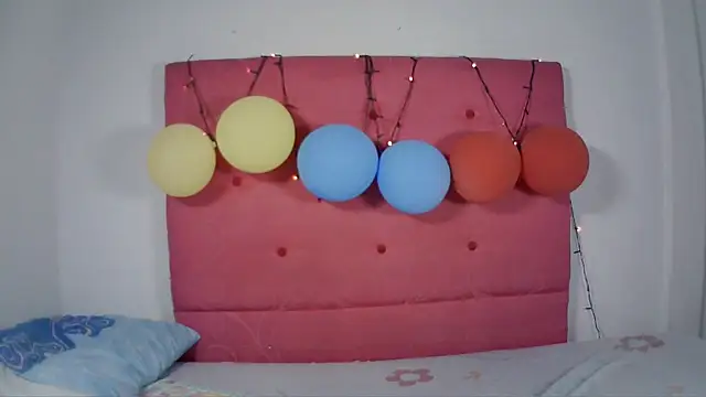 Snapshot of Mia_Suarez7 chatting on 4, 7, 2026 Mia Suarez7 online show from 4, 7, 2026