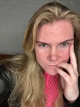 SexyBlondJoanna online show from 4, 2, 2026