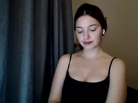 EvelineMagnetic online show from 4, 4, 2026