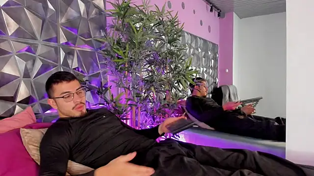 Snapshot of Jay_Grip chatting on 26, 3, 2026 Jay Grip online show from 26, 3, 2026