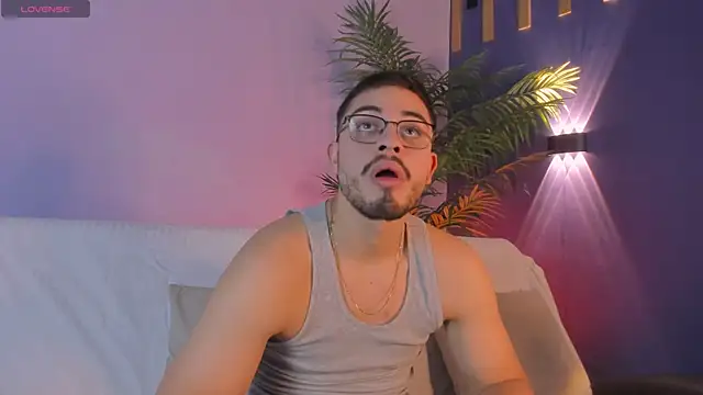 Snapshot of Jay_Grip chatting on 7, 4, 2026 Jay Grip online show from 7, 4, 2026