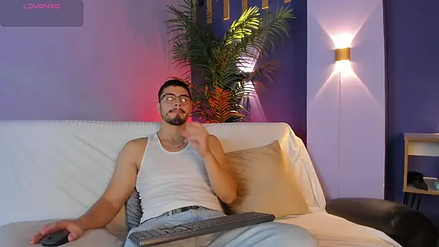 Snapshot of Jay_Grip chatting on 8, 4, 2026 Jay Grip online show from 8, 4, 2026