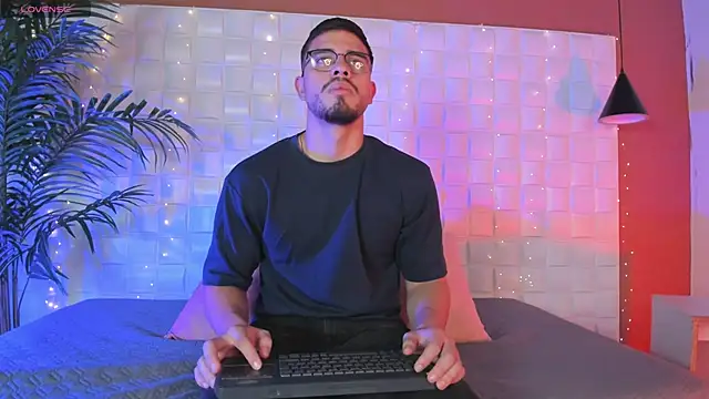 Snapshot of Jay_Grip chatting on 15, 4, 2026 Jay Grip online show from 15, 4, 2026