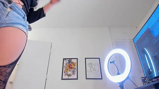 emily nova  online show from 22, 3, 2026