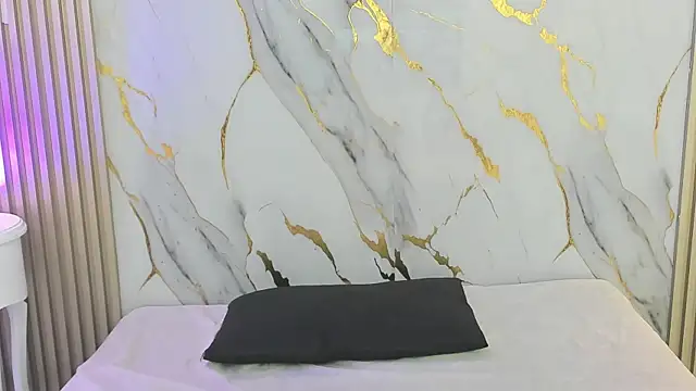 LaxiZoe online show from 3, 3, 2026