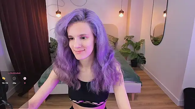 Snapshot of AuraLaunni chatting on 9, 6, 2026 AuraLaunni online show from 9, 6, 2026