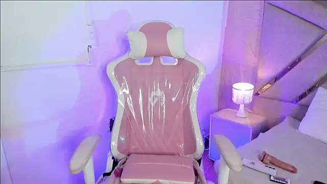 gemma roberts  online show from 23, 2, 2026