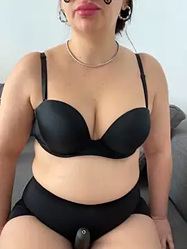 Snapshot of melissiaayzem chatting on 17, 4, 2026 melissiaayzem online show from 17, 4, 2026
