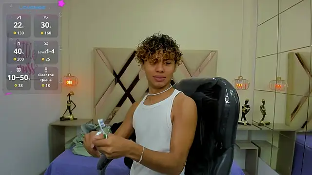Snapshot of Anyelo_Twink chatting on 6, 6, 2026 Anyelo Twink online show from 6, 6, 2026