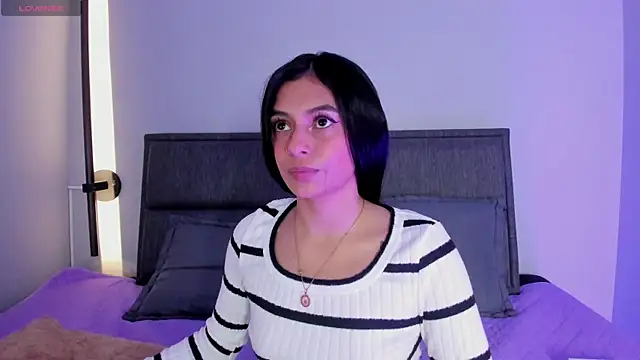 Snapshot of lilith_petit_ chatting on 29, 5, 2026 lilith petit online show from 29, 5, 2026