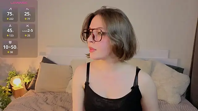 Snapshot of Next2Marie chatting on 24, 4, 2026 Next2Marie online show from 24, 4, 2026