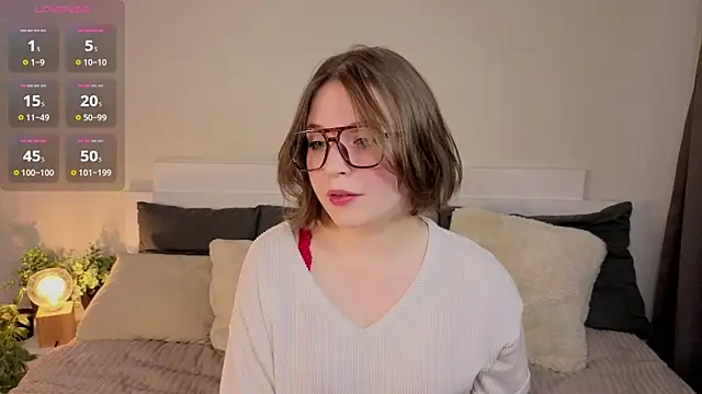 Snapshot of Next2Marie chatting on 25, 4, 2026 Next2Marie online show from 25, 4, 2026