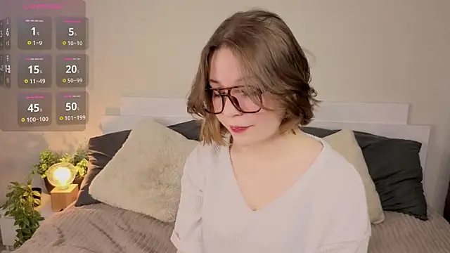 Snapshot of Next2Marie chatting on 30, 4, 2026 Next2Marie online show from 30, 4, 2026