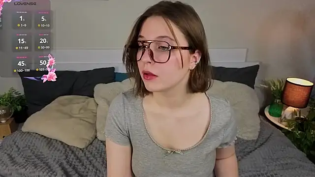 Snapshot of Next2Marie chatting on 27, 5, 2026 Next2Marie online show from 27, 5, 2026
