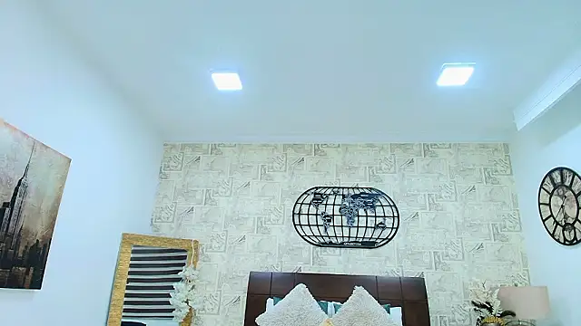 Snapshot of emily_clarkk_ chatting on 6, 2, 2026 emily clarkk online show from 6, 2, 2026