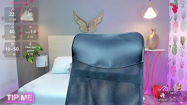 emma hiltonn  online show from 2, 6, 2026
