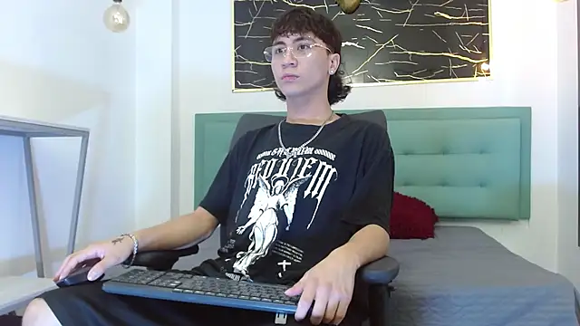 XanderGrey8 online show from 17, 4, 2026