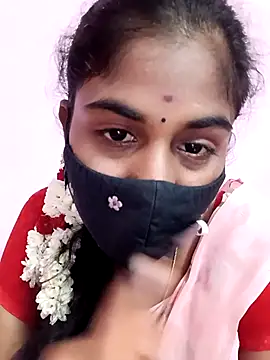 Snapshot of Tamil_Hot_RoyalQueen chatting on 29, 4, 2026 Tamil Hot RoyalQueen online show from 29, 4, 2026