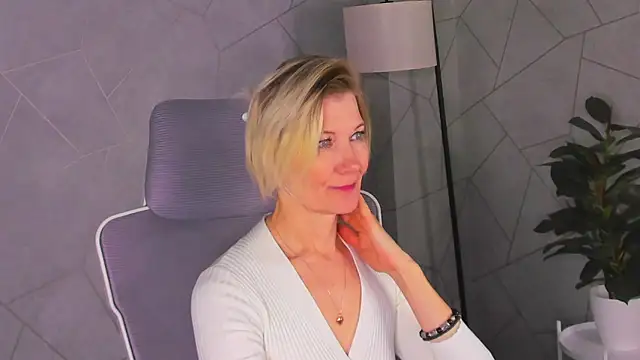 Julie Lucas online show from 20, 3, 2026