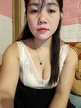 Snapshot of Ngocmai_lazdy chatting on 2, 4, 2026 Ngocmai lazdy online show from 2, 4, 2026