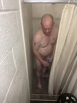 Snapshot of Stuey75 chatting on 8, 2, 2025 Stuey75 online show from 8, 2, 2025