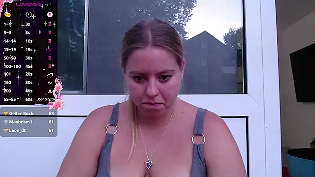 Snapshot of Mia_lou05 chatting on 12, 7, 2026 Mia lou05 online show from 12, 7, 2026