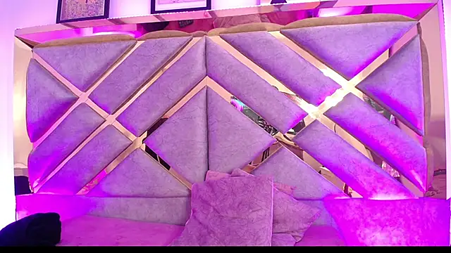 Violet Collins1 online show from 3, 4, 2026