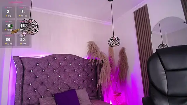 Violet Collins1 online show from 4, 6, 2026