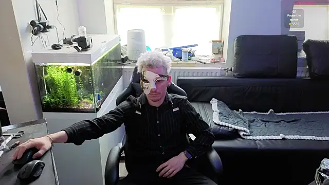 Rayzel White online show from 1, 2, 2026