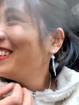 Snapshot of miumiu_sexy2x chatting on 16, 1, 2026 miumiu sexy2x online show from 16, 1, 2026