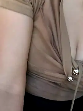 Snapshot of miumiu_sexy2x chatting on 28, 2, 2026 miumiu sexy2x online show from 28, 2, 2026