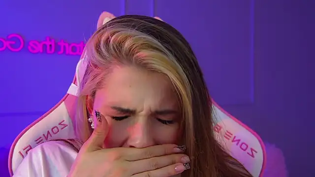 VanessaCelesti online show from 23, 4, 2026