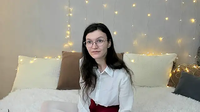 ThoraMarola online show from 6, 2, 2026