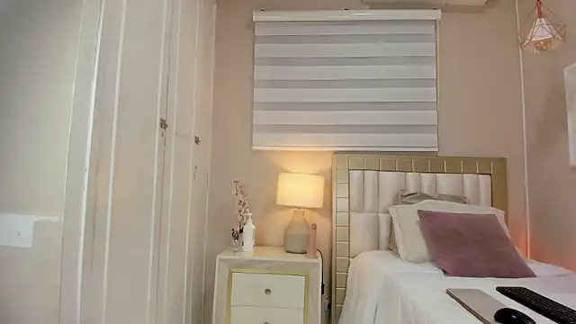 isabela  x online show from 23, 3, 2026