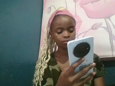 petitemew online show from 22, 3, 2026