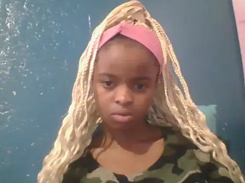 petitemew online show from 24, 3, 2026