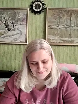 NyushaLollipop online show from 2, 4, 2026